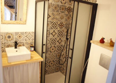 Gîte Glycine 2/4 personnes - salle de bain 2